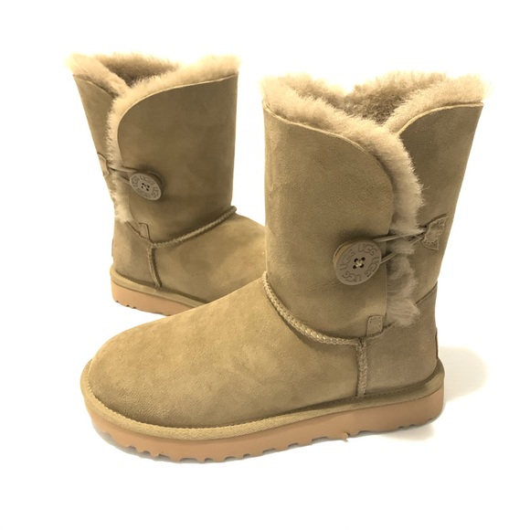 ❌SOLD❌UGG Women's Bailey Button II Boots Antelope - Picture 2 of 8